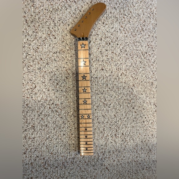 Custom style Banana Head Stock Maple Neck & Fretboard. - Picture 1 of 5